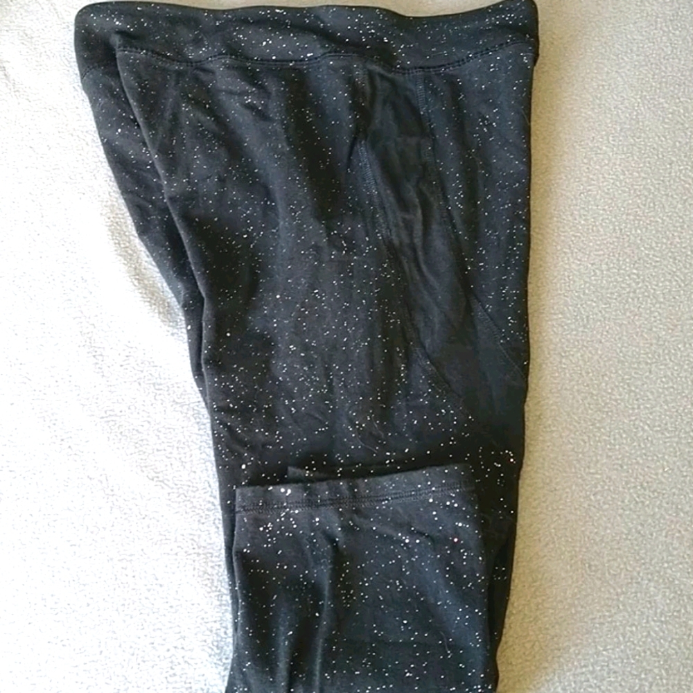 Capri Leggings (+ MANY MORE GIRLS - JUST ASK)